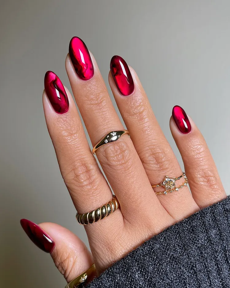 Celebrity Summer Nail Trends 2026 — Glazed Jelly, Seaglass and Every Look to Try Caught Red-Handed Cat eye nail 2026