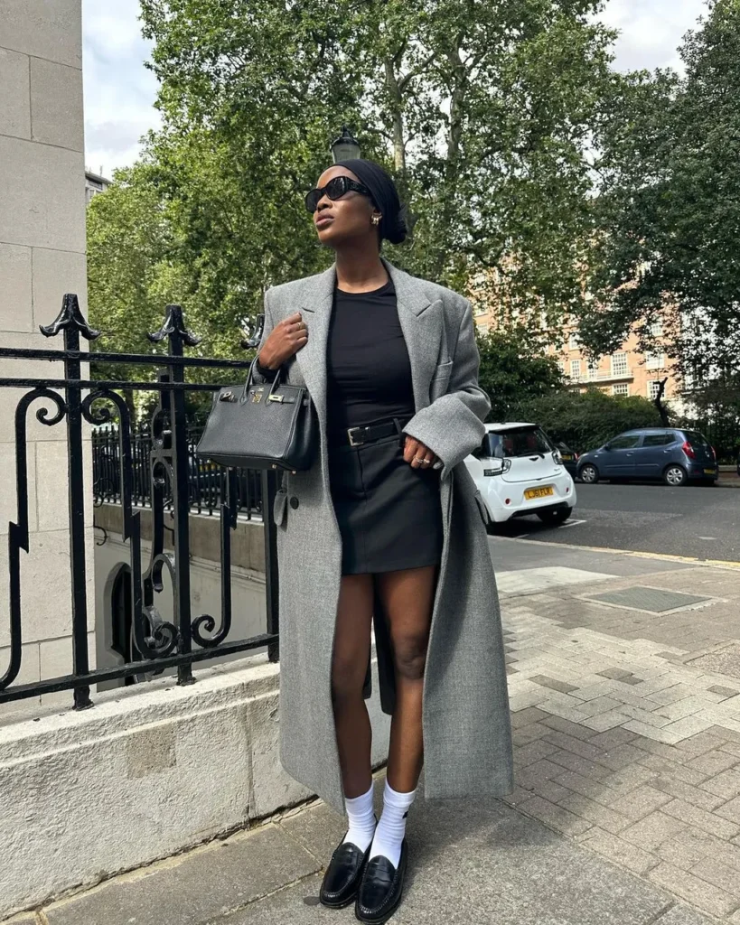 How to Build a Celebrity Capsule Wardrobe 2026 — 10 Pieces Every It-Girl Owns Classic Black Leather Loafers