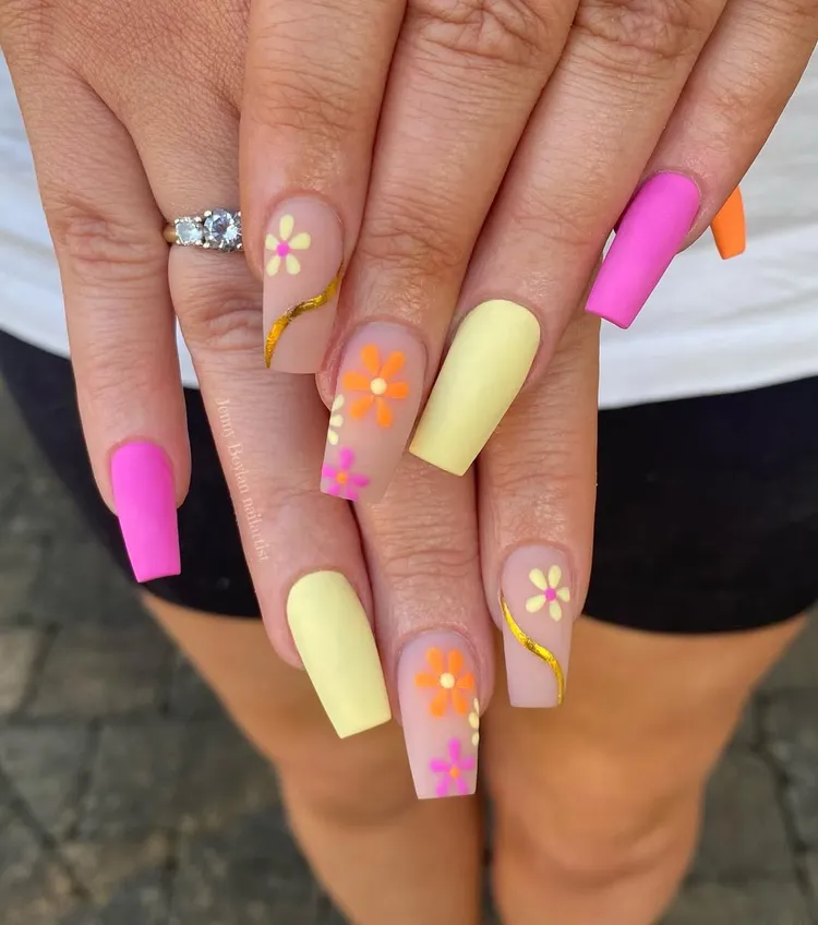 Celebrity Summer Nail Trends 2026 — Glazed Jelly, Seaglass and Every Look to Try Flower Power nails