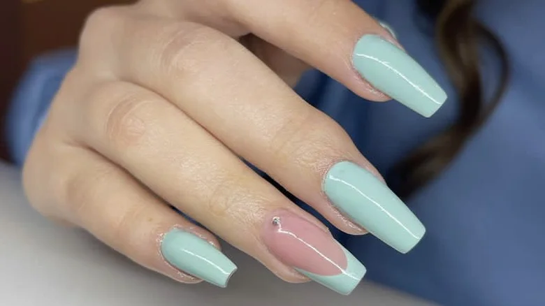 Celebrity Summer Nail Trends 2026 — Glazed Jelly, Seaglass and Every Look to Try Hailey Bieber Tiffany blue jelly nails 1