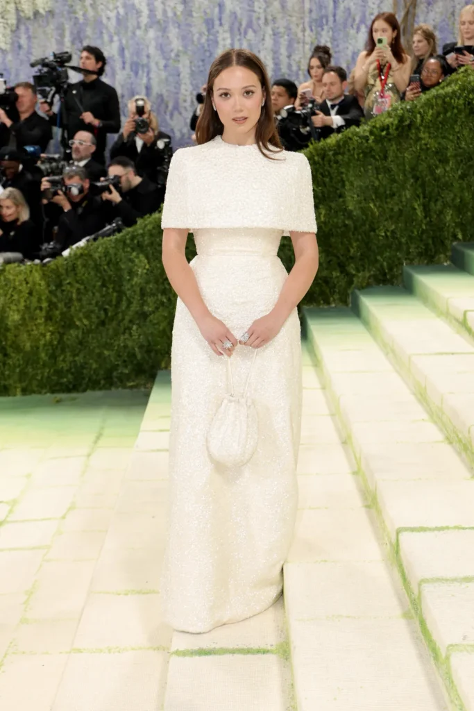 Celebrity Nail Trends 2026 — Mother of Pearl, Dipped Nails and Every Look From the Red Carpet Laufey Met Gala 2026