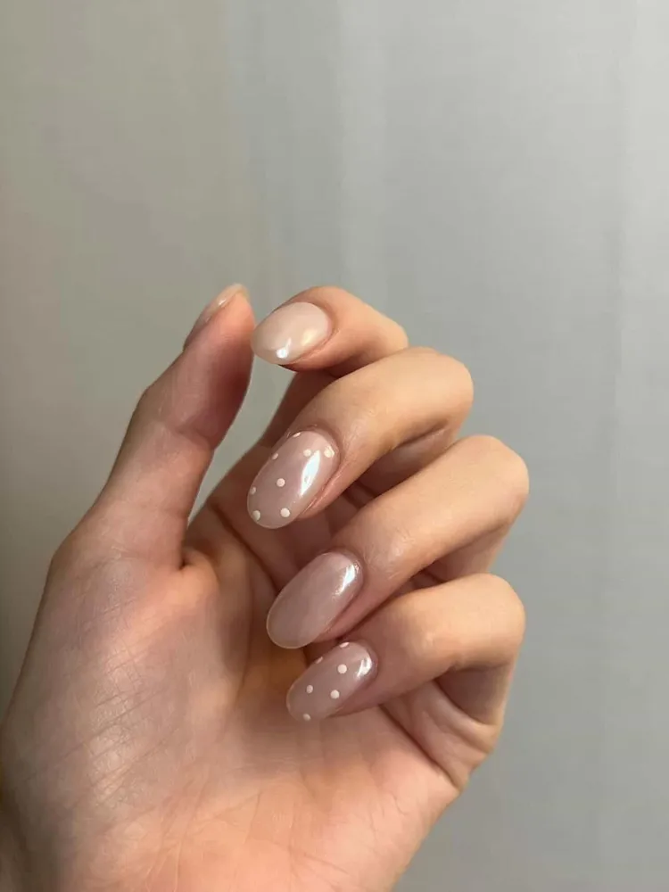 Celebrity Summer Nail Trends 2026 — Glazed Jelly, Seaglass and Every Look to Try Light Polka-Dots chrome nails