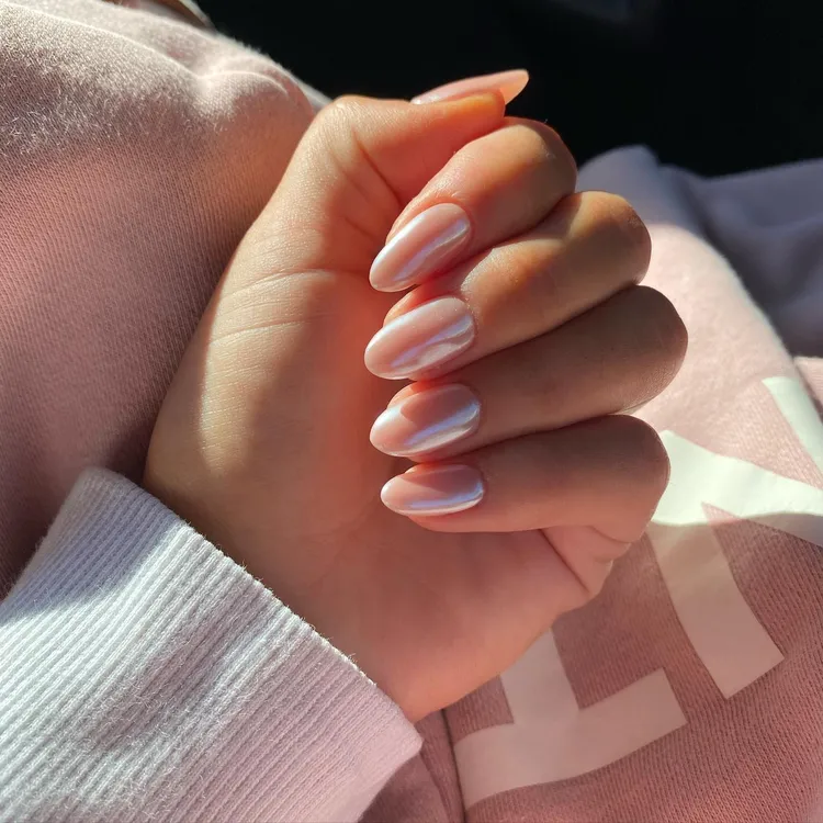 Celebrity Summer Nail Trends 2026 — Glazed Jelly, Seaglass and Every Look to Try Neutral Chrome and Quiet Luxury Nails Glazed Donuts