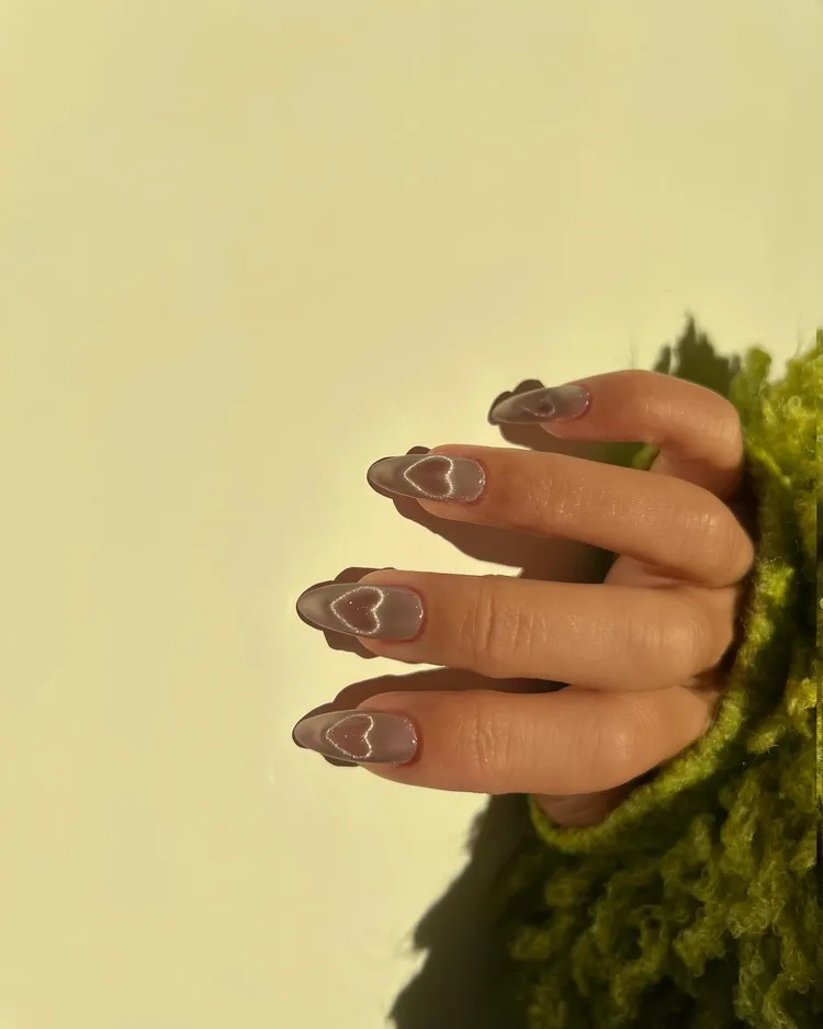 Celebrity Summer Nail Trends 2026 — Glazed Jelly, Seaglass and Every Look to Try Queen of Hearts Nail