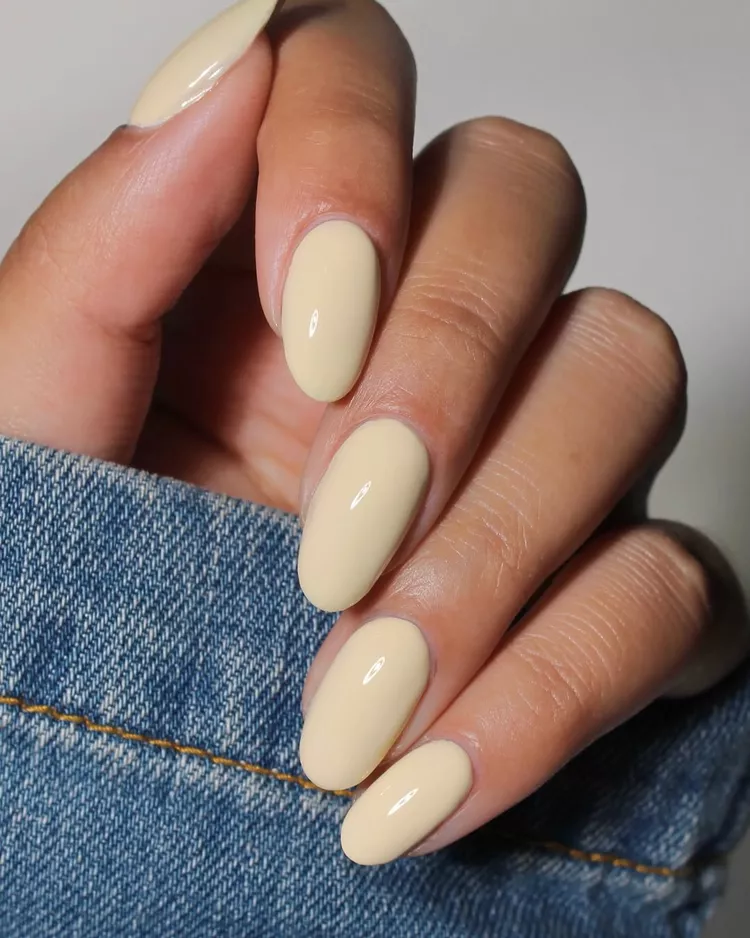 Celebrity Summer Nail Trends 2026 — Glazed Jelly, Seaglass and Every Look to Try Simply Classic Nails
