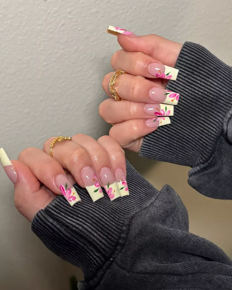 Celebrity Summer Nail Trends 2026 — Glazed Jelly, Seaglass and Every Look to Try Tropical Florals Nails