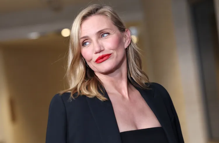 How to Dress Like Cameron Diaz 2026 — Her Complete Celebrity Style Guide Cameron-Diaz-