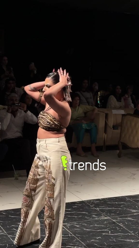 People Confused By Walks On Parishae Adnan Fashion Show