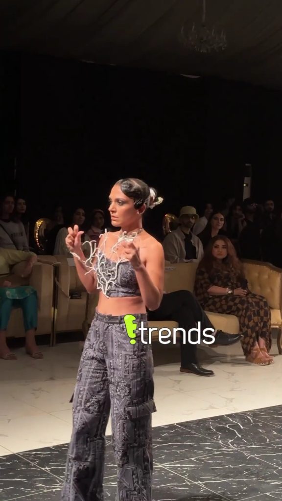 People Confused By Walks On Parishae Adnan Fashion Show