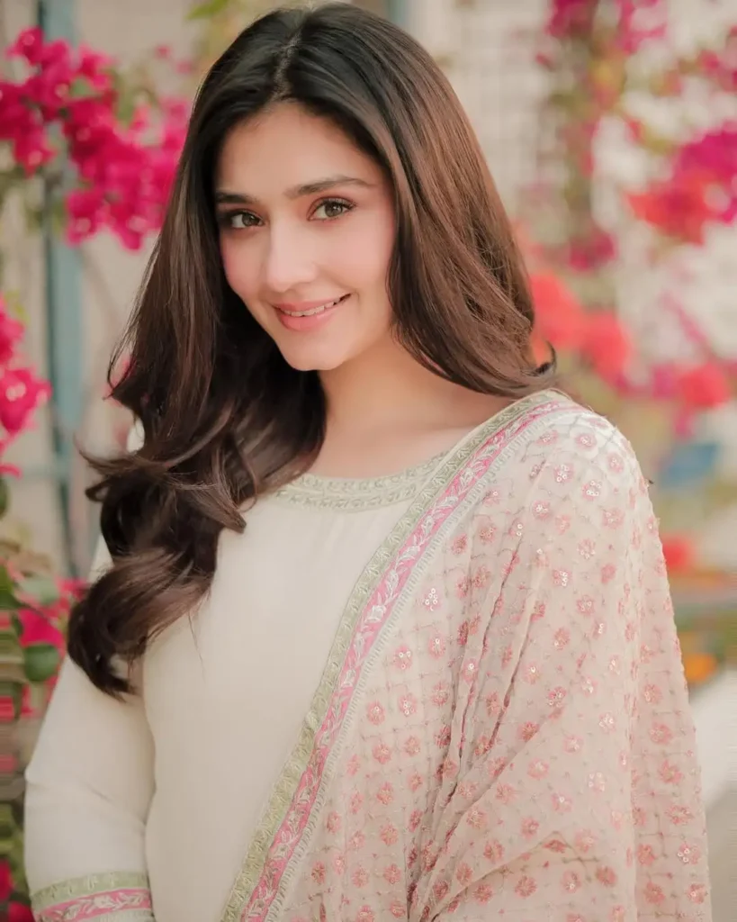 Durefishan Saleem Biography: Age, Husband, Height & Net Worth Durefishan Saleem Biography