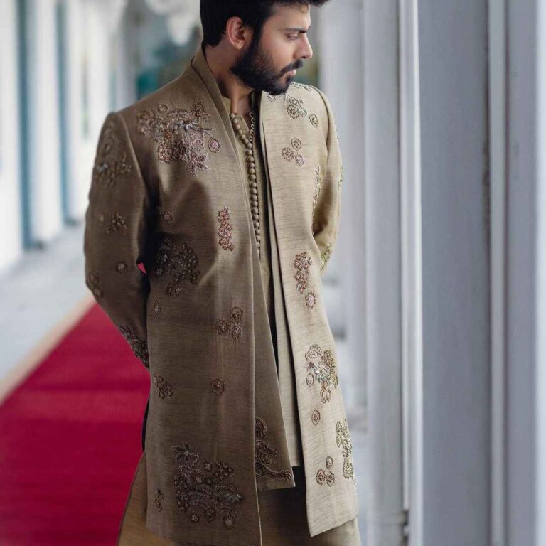 Fawad Khan Biography(Age, Wife, Networth, Height, Career)