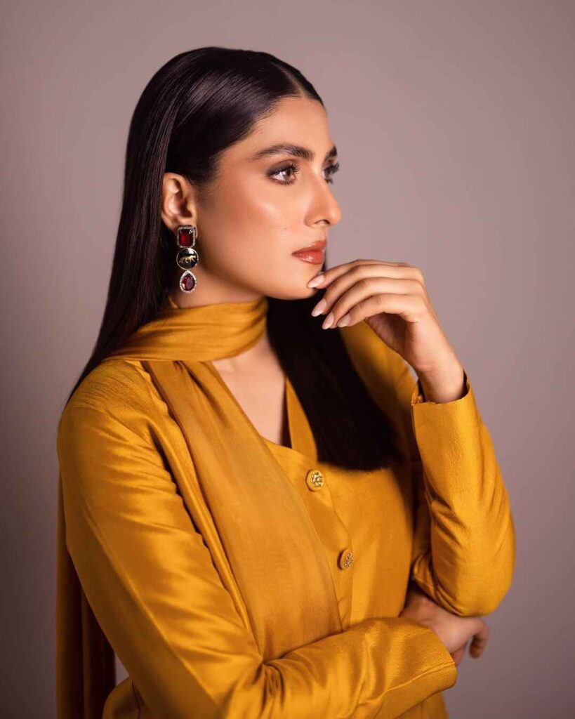 Ayeza Khan 