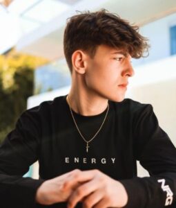 Drake Net Worth - SHOWBIZ247