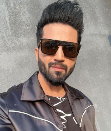 Falak Shabir Biography, Age, Wife, Net Worth