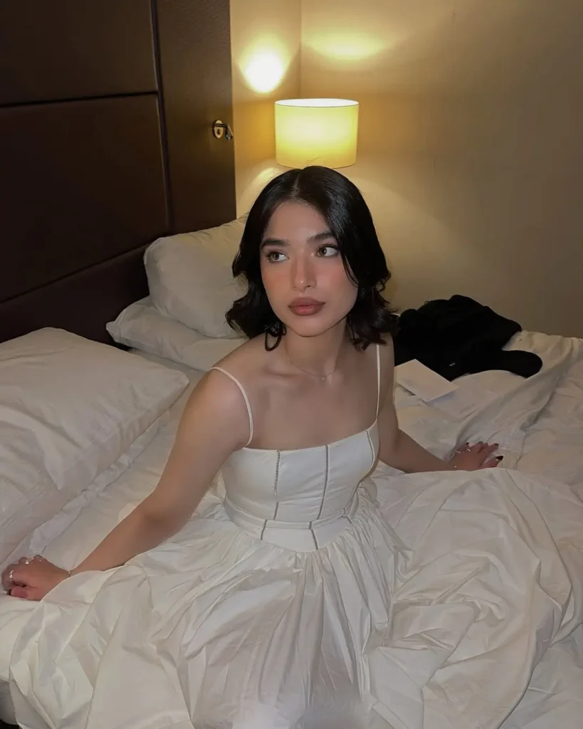 Hania Amir Sister