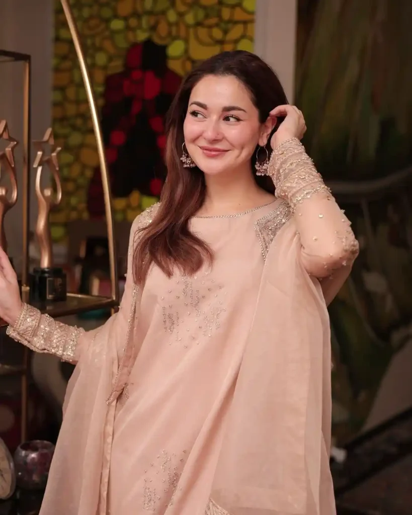 Hania Amir Kbhi Mei Kbhi Tum Drama  