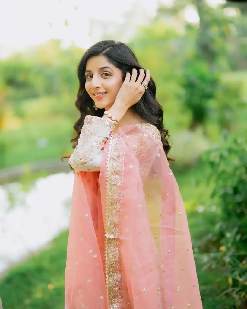 Mawra hocane biography 1